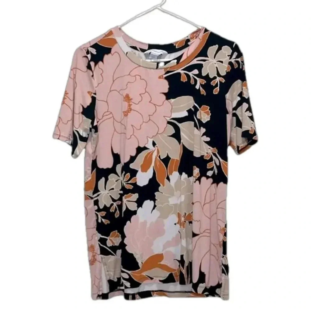 Imperfect dark floral top Liz Claiborne small oversized short sleeved floral top